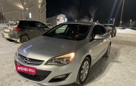 Opel Astra J, 2012 год, 840 000 рублей, 2 фотография