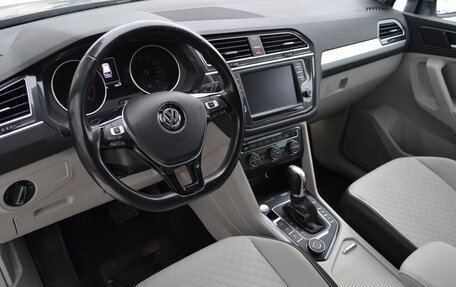 Volkswagen Tiguan II, 2017 год, 2 950 000 рублей, 5 фотография