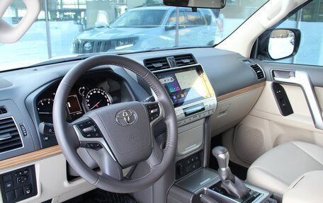 Toyota Land Cruiser Prado 150 рестайлинг 2, 2022 год, 8 990 000 рублей, 8 фотография