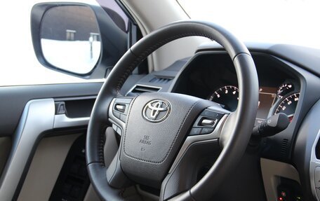 Toyota Land Cruiser Prado 150 рестайлинг 2, 2022 год, 8 990 000 рублей, 13 фотография