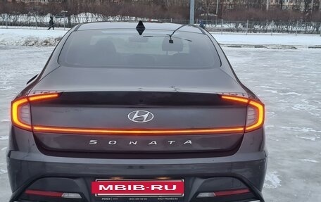 Hyundai Sonata VIII, 2021 год, 2 700 000 рублей, 2 фотография