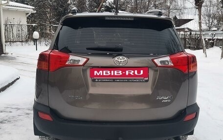 Toyota RAV4, 2013 год, 1 990 000 рублей, 5 фотография