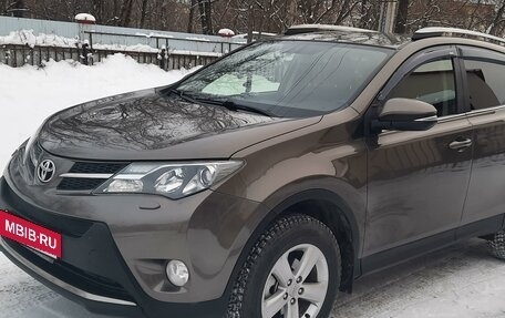 Toyota RAV4, 2013 год, 1 990 000 рублей, 2 фотография