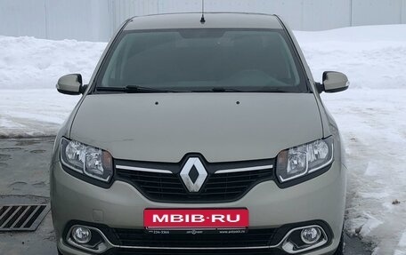 Renault Logan II, 2017 год, 1 075 000 рублей, 2 фотография