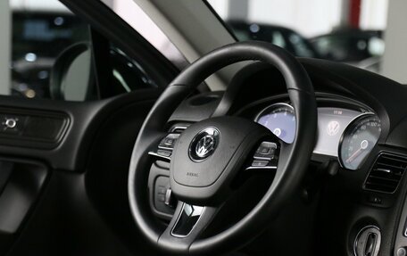 Volkswagen Touareg III, 2012 год, 1 749 000 рублей, 13 фотография