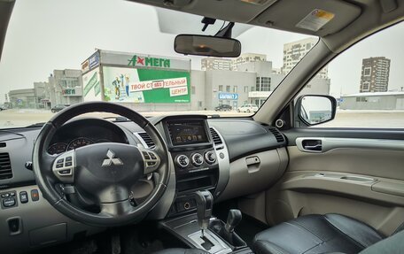Mitsubishi Pajero Sport II рестайлинг, 2011 год, 1 980 000 рублей, 11 фотография