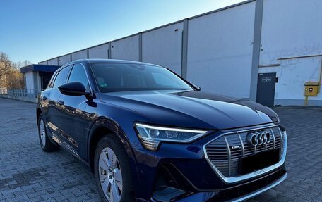 Audi e-tron I, 2020 год, 4 100 000 рублей, 3 фотография