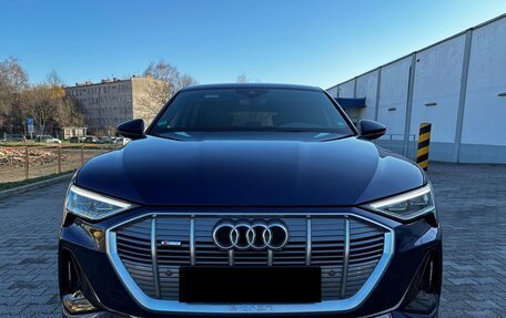 Audi e-tron I, 2020 год, 4 100 000 рублей, 2 фотография