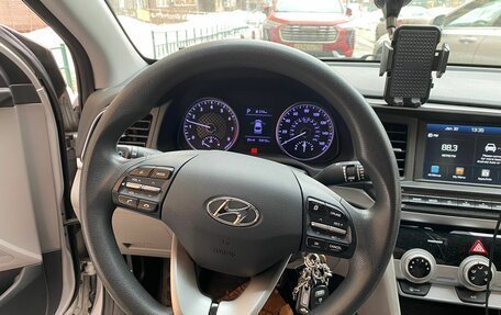 Hyundai Elantra VI рестайлинг, 2018 год, 2 300 000 рублей, 9 фотография