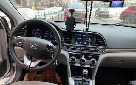 Hyundai Elantra VI рестайлинг, 2018 год, 2 300 000 рублей, 10 фотография