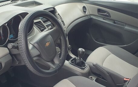 Chevrolet Cruze II, 2010 год, 635 000 рублей, 9 фотография