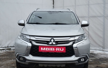 Mitsubishi Pajero IV, 2018 год, 3 358 000 рублей, 2 фотография