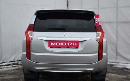 Mitsubishi Pajero IV, 2018 год, 3 358 000 рублей, 6 фотография