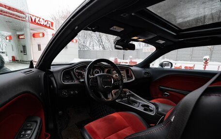 Dodge Challenger III рестайлинг 2, 2019 год, 4 499 999 рублей, 7 фотография