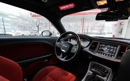 Dodge Challenger III рестайлинг 2, 2019 год, 4 499 999 рублей, 8 фотография