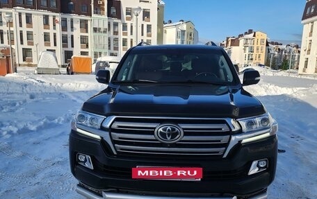 Toyota Land Cruiser 200, 2018 год, 7 500 000 рублей, 2 фотография