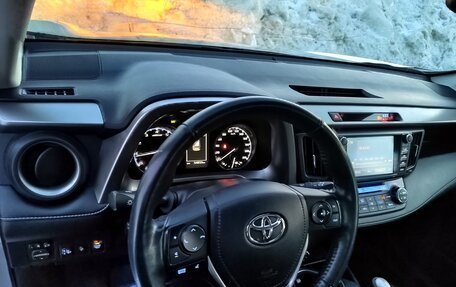 Toyota RAV4, 2017 год, 3 150 000 рублей, 15 фотография