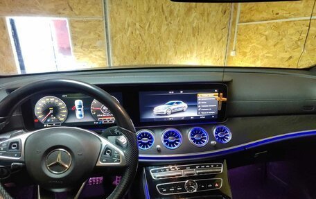Mercedes-Benz E-Класс, 2017 год, 3 700 000 рублей, 8 фотография