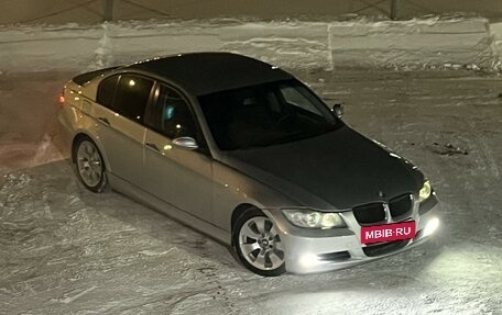 BMW 3 серия, 2005 год, 840 000 рублей, 2 фотография