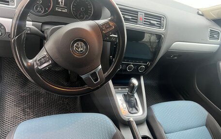 Volkswagen Jetta VI, 2013 год, 1 040 000 рублей, 4 фотография
