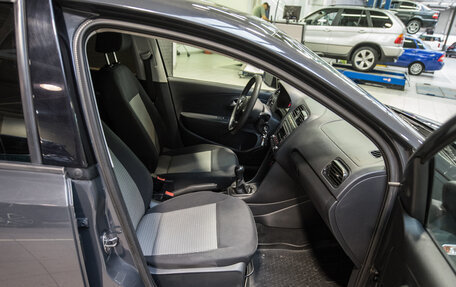 Volkswagen Polo VI (EU Market), 2013 год, 900 000 рублей, 12 фотография