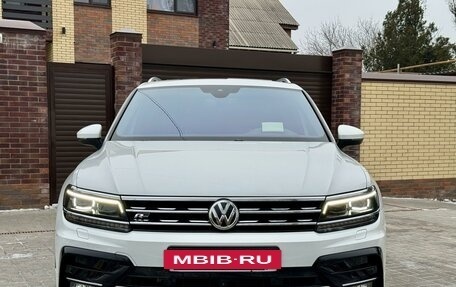 Volkswagen Tiguan II, 2018 год, 3 950 000 рублей, 4 фотография