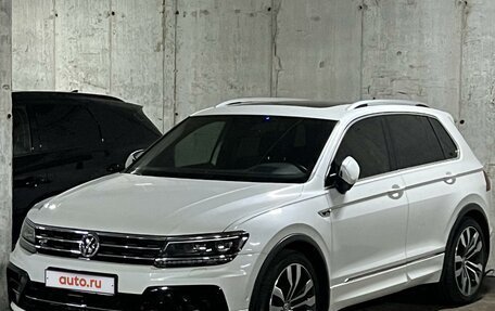 Volkswagen Tiguan II, 2018 год, 3 950 000 рублей, 2 фотография