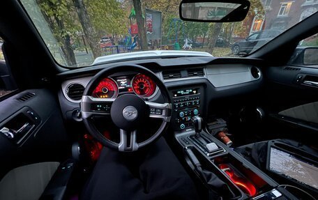 Ford Mustang VI рестайлинг, 2013 год, 1 600 000 рублей, 5 фотография