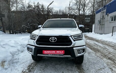 Toyota Hilux VIII, 2021 год, 4 190 000 рублей, 4 фотография
