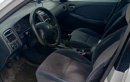 Toyota Avensis III рестайлинг, 2001 год, 535 000 рублей, 22 фотография