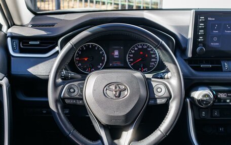 Toyota RAV4, 2020 год, 3 399 000 рублей, 21 фотография