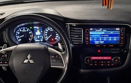 Mitsubishi Outlander III рестайлинг 3, 2013 год, 1 820 000 рублей, 7 фотография