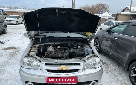 Chevrolet Niva I рестайлинг, 2011 год, 605 000 рублей, 23 фотография