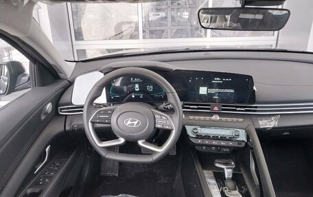 Hyundai Elantra, 2023 год, 2 520 000 рублей, 16 фотография
