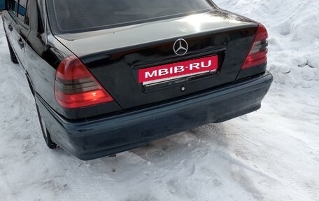 Mercedes-Benz C-Класс, 1994 год, 360 000 рублей, 4 фотография