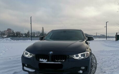 BMW 3 серия, 2013 год, 1 550 000 рублей, 3 фотография