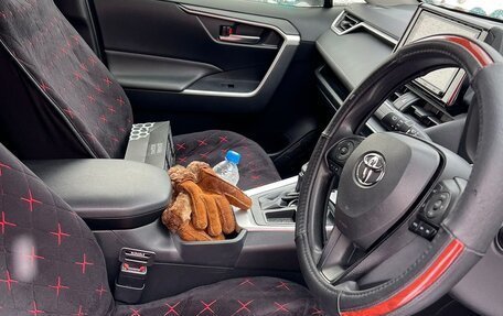 Toyota RAV4, 2019 год, 2 900 000 рублей, 2 фотография