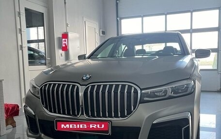 BMW 7 серия, 2019 год, 7 100 000 рублей, 2 фотография