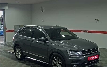 Volkswagen Tiguan II, 2020 год, 3 650 000 рублей, 2 фотография