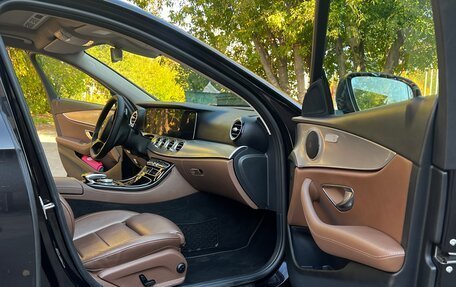 Mercedes-Benz E-Класс, 2017 год, 2 900 000 рублей, 10 фотография
