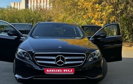 Mercedes-Benz E-Класс, 2017 год, 2 900 000 рублей, 2 фотография