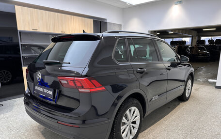 Volkswagen Tiguan II, 2019 год, 2 300 000 рублей, 4 фотография