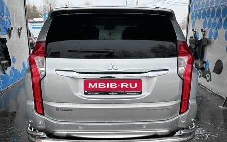 Mitsubishi Pajero Sport III рестайлинг, 2017 год, 3 650 000 рублей, 5 фотография