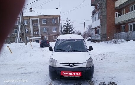 Peugeot Partner II рестайлинг 2, 2011 год, 335 000 рублей, 2 фотография