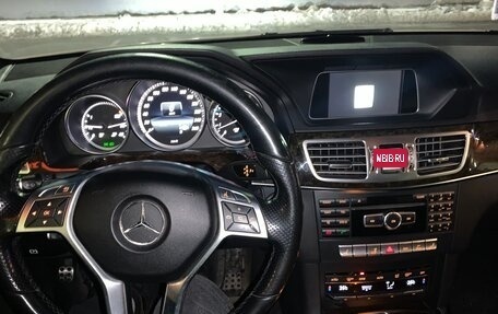 Mercedes-Benz E-Класс, 2013 год, 1 800 000 рублей, 8 фотография