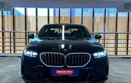 BMW 5 серия, 2023 год, 8 890 000 рублей, 2 фотография
