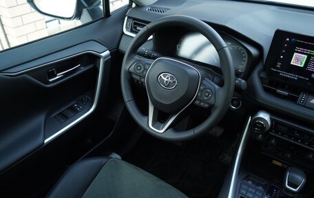 Toyota RAV4, 2023 год, 4 399 900 рублей, 32 фотография