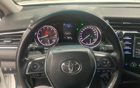 Toyota Camry, 2019 год, 3 100 000 рублей, 4 фотография