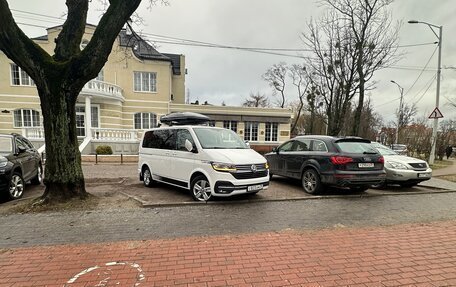 Volkswagen Multivan T6 рестайлинг, 2021 год, 7 900 000 рублей, 3 фотография