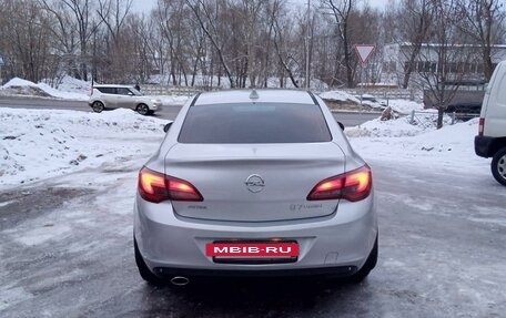 Opel Astra J, 2013 год, 780 000 рублей, 2 фотография